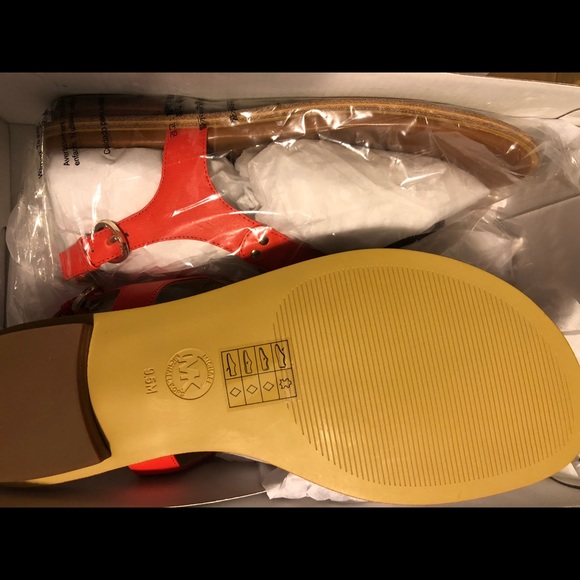 NWT Sandals - Picture 4 of 5